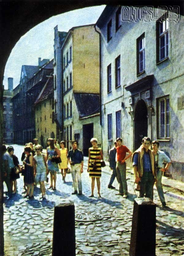 Туристы в Старой Риге, 1968 год