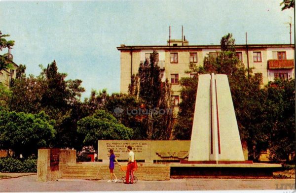 Памятник героям керченского неба. Керчь, 1977 год