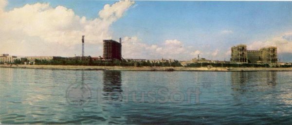 Баку. Вида на дом правительства с моря (1970 год)