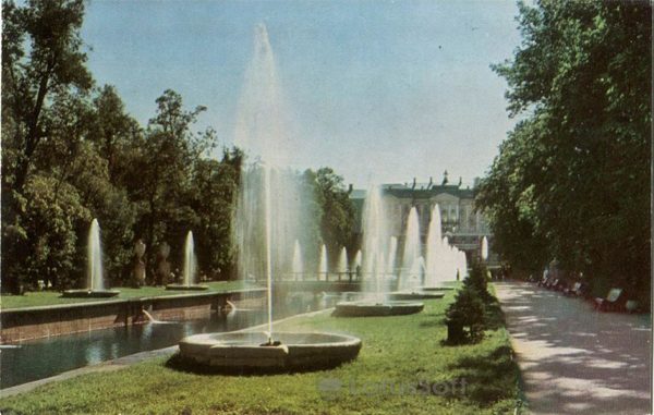 Петродворец. Аллея фонтанов, 1970 год