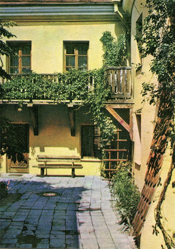Vilnius. Courtyard in the Old Town, 1981