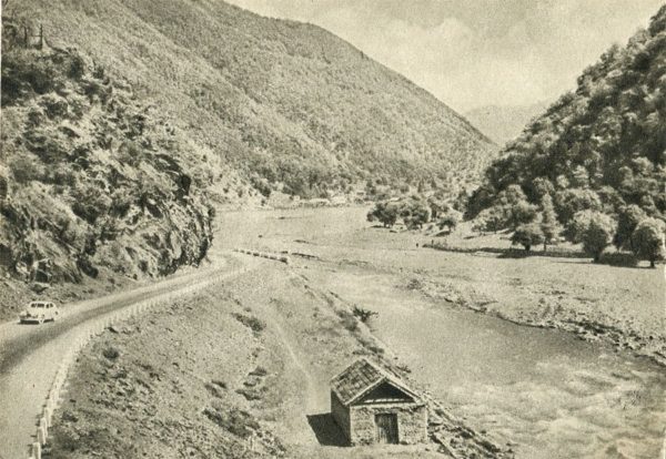 Военно-грузинская дорога. Дорога у села Пасанаури, 1955 год