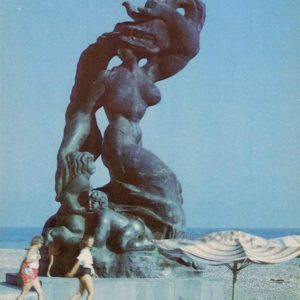 Пицунда. Скульптура “Медея”, 1989 год