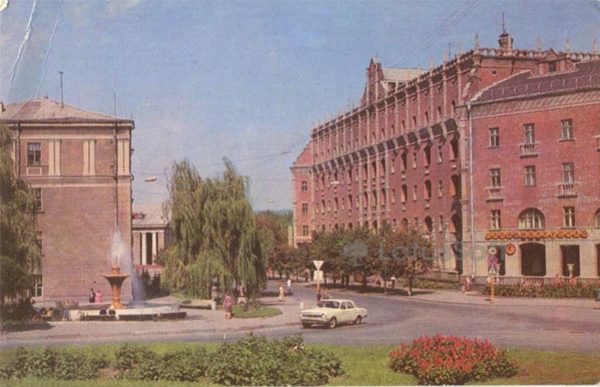 Гостиница "Октябрь". Ворошиловоград, 1978 год