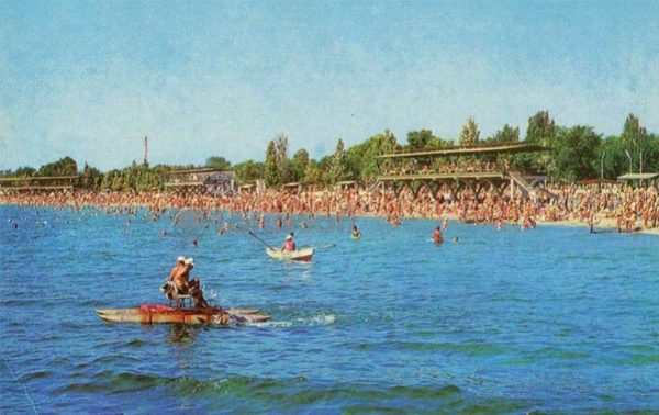 Пляж. Евпатория, 1976 год