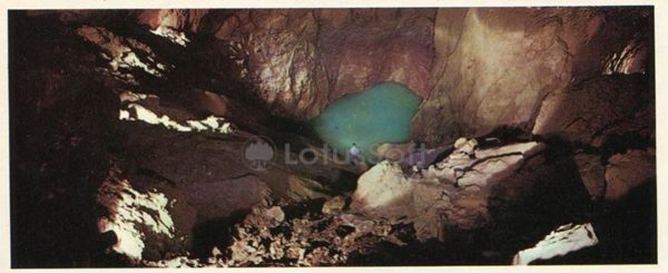 Озеро в Новоафонской пещере. Новый Афон, 1978 год