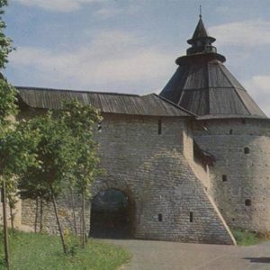 Intercession tower. XVI-XVII century. Pskov, 1969