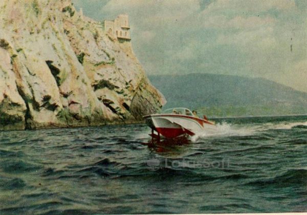 Катер на подводных крыльях у Ласточкиного гнезда, 1961 год