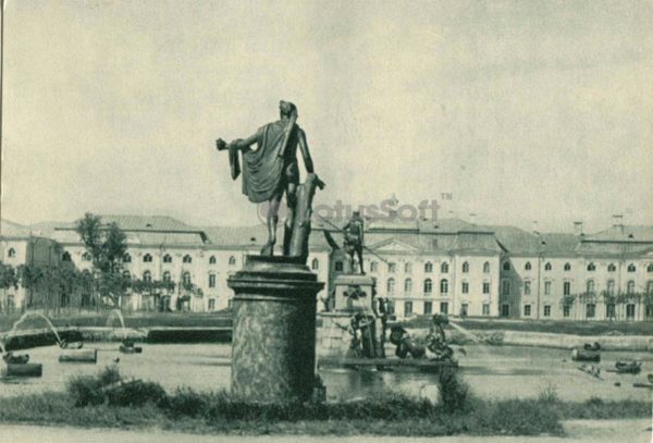 Верхний сад. Петродворец, 1970 год