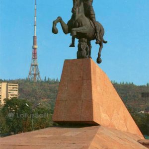 Памятник Вардану Мамиконяну. Ереван, 1987 год