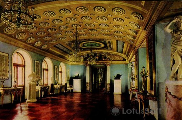Through room to the Italian pavilion. Ostankino Palace Museum, 1968