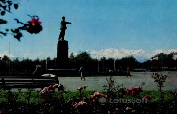 Нальчик, памятник В.И. Ленину, 1973 год