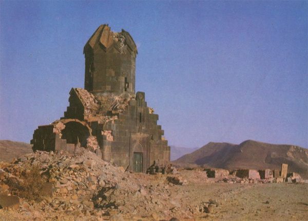 Монастырь Танаат. Ехегнадзорский район. Армения, 1981 год