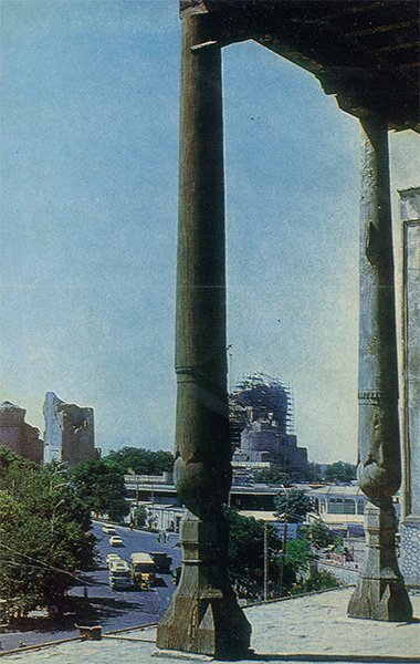 View of the Mosque Bibi-Khanum. Samarkand, 1982