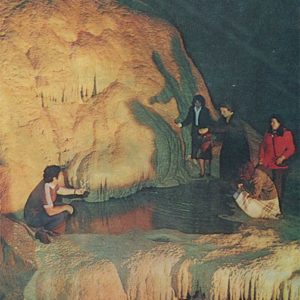 В зале “Грузинских спелеологов”. Ново-Афонская пещера, 1980 год