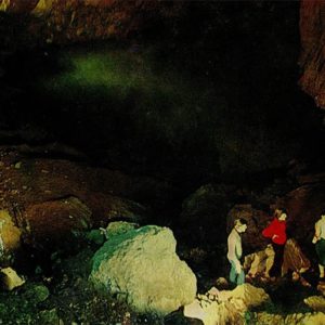 Подземное озеров в зале “Абхазия”. Ново-Афонская пещера, 1980 год