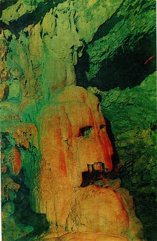 В зале “Абхазия”. Ново-Афонская пещера, 1980 год