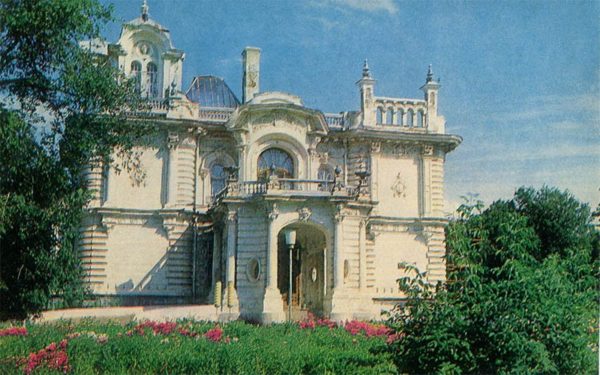 Medical building cardiologic sanatorium, formerly. Aseevsky Palace). Tambov, 1982