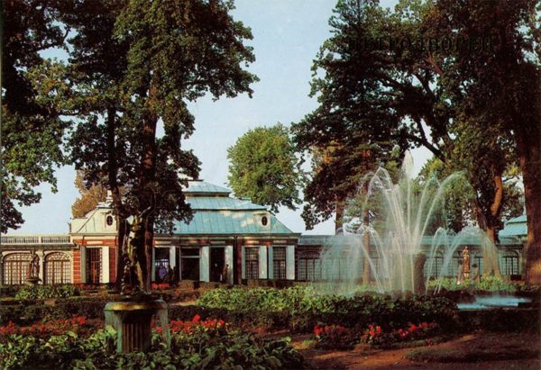 Дворец Монплизир. Петродворец, 1986 год