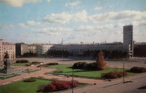 Кировская площадь. Ленинград, 1976 год