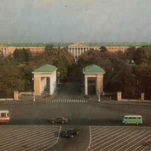 Площадь Пролетарской диктатуры. Ленинград, 1976 год