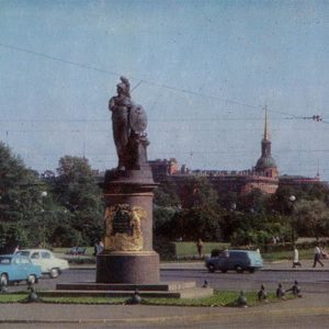Суворовская площадь. Ленинград, 1976 год