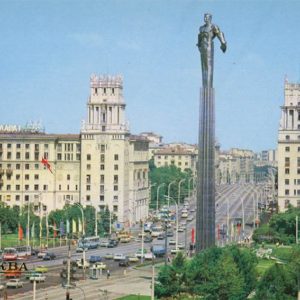 Монумент в честь первого космонавта Юрия Гагарина. Москва, 1984 год