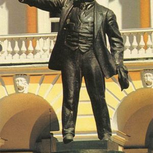 VI monument Lenin in front of Smolny. Leningrad, 1984
