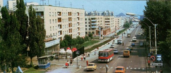 Улица П.Котова. Краснодон, 1987 год