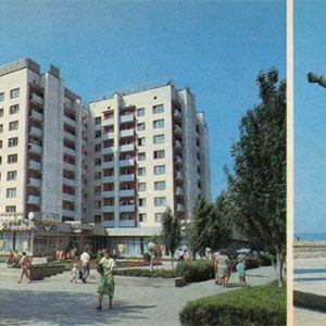 Frunze street. Monument to the Heroes of Yevpatoria landing. Yevpatoriya, 1985