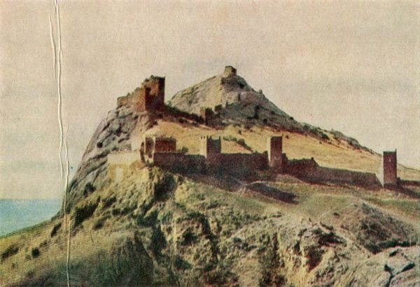 Развалины Генуэзской крепости. Крым, 1961 год