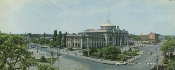 Odessa. The railway station building. (1973)