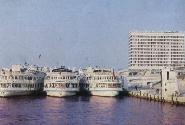 Туристические теплоходы, Куйбышев, 1976 год