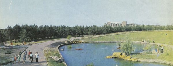 The ponds in the territory of the park to them. 50 Anniversary of October, Cherkassy, ??1973