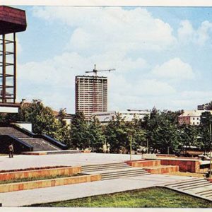На площади у театра, Вильнюс, 1979 год